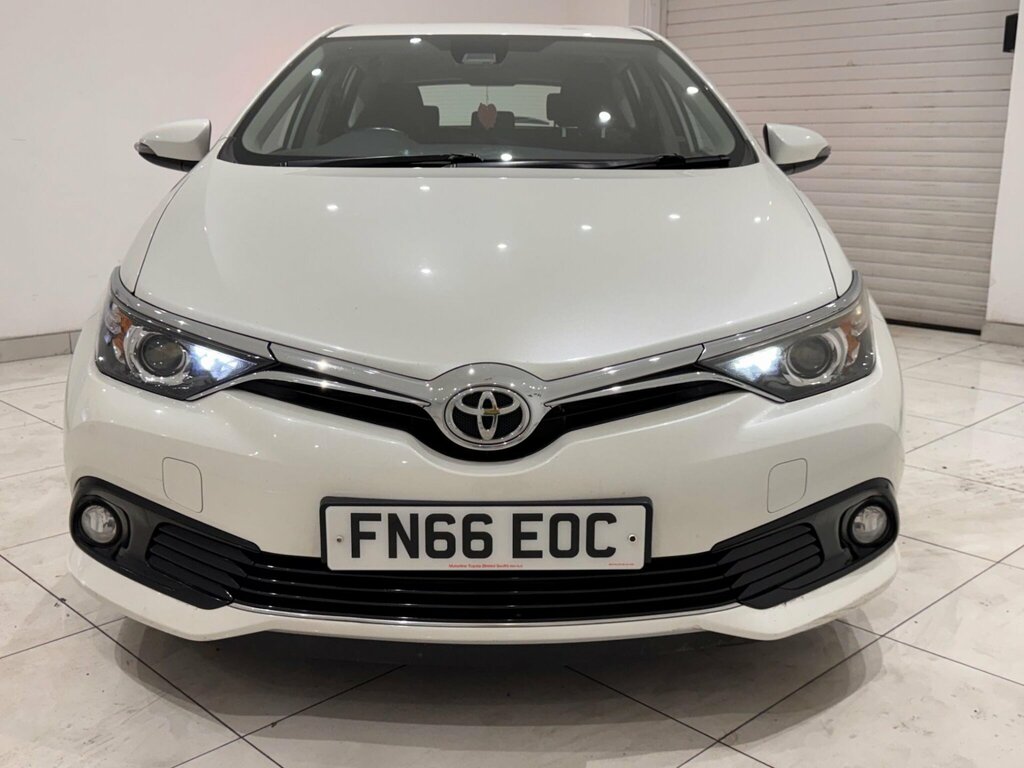 Toyota Auris 1.6 D-4d Business Edition Hatchback Man White #5