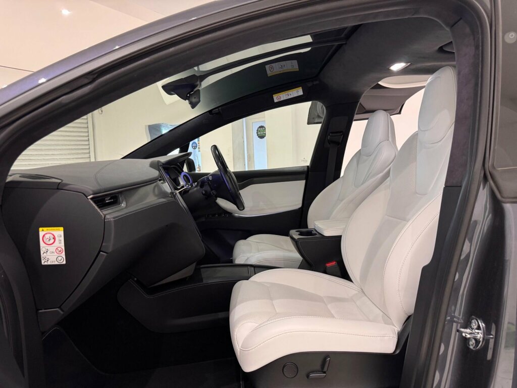 Tesla Model X 75D Dual Motor Red #11