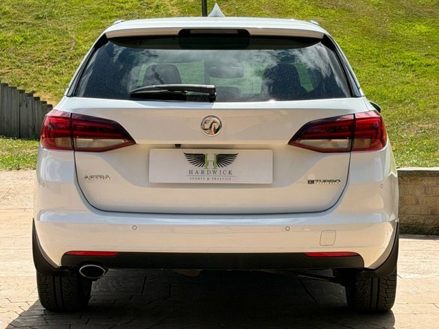 Vauxhall Astra 2017 1.6 Cdti Biturbo Elite Nav Sports Tourer White #3