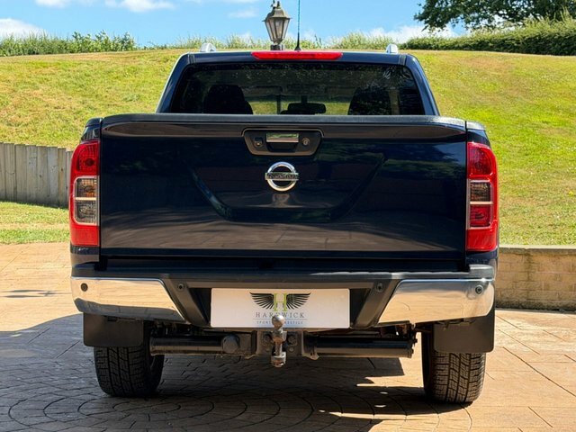 Nissan Navara 2.3L Tekna Yellow #8