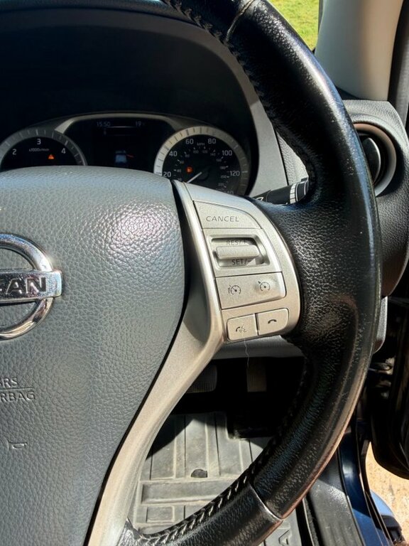 Nissan Navara 2.3L Tekna Yellow #13
