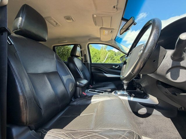 Nissan Navara 2.3L Tekna Yellow #11