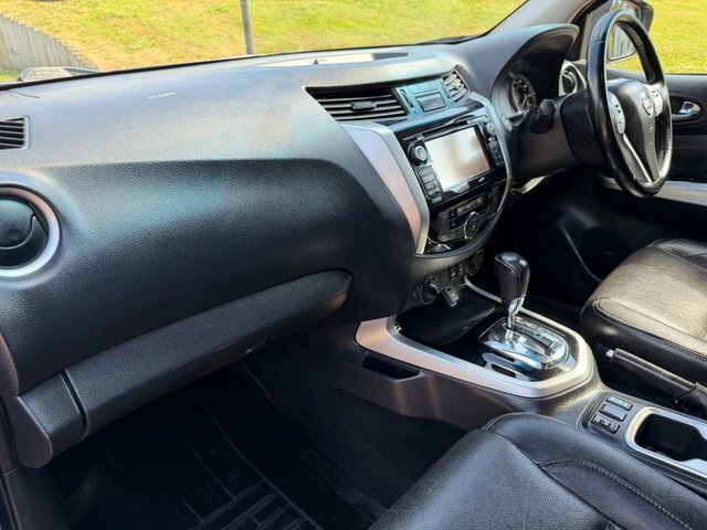 Nissan Navara 2.3L Tekna Yellow #21