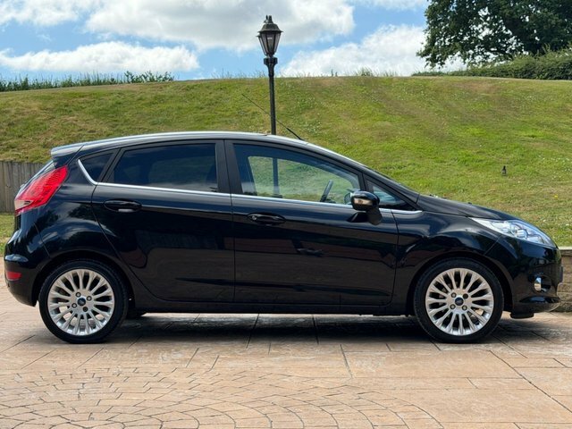 Ford Fiesta 1.25 Zetec Hatchback 129 Gkm, Silver #3