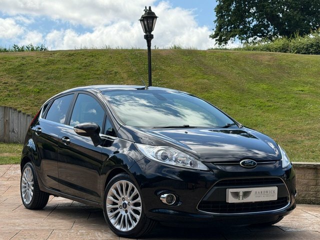 Ford Fiesta 1.25 Zetec Hatchback 129 Gkm, Silver #1