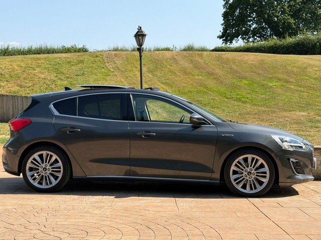 Ford Focus 2018 1.0T Ecoboost Vignale Hatchback Ma LG68USM Grey #3