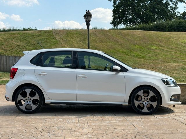 Volkswagen Polo 1.2 Match Hatchback Euro 5 60 P White #3