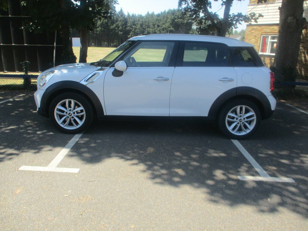 Mini Countryman 1.6 Cooper Suv Euro 6 Ss 122 White #2
