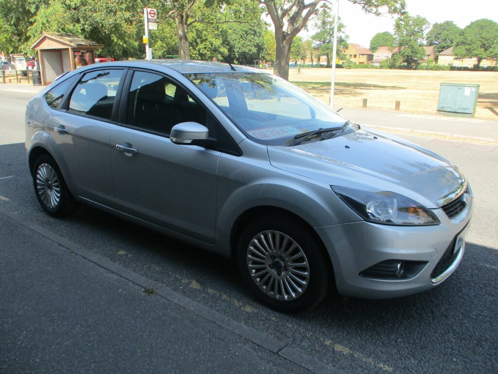 Ford Focus 1.6 Titanium Hatchback 159 Gkm Silver