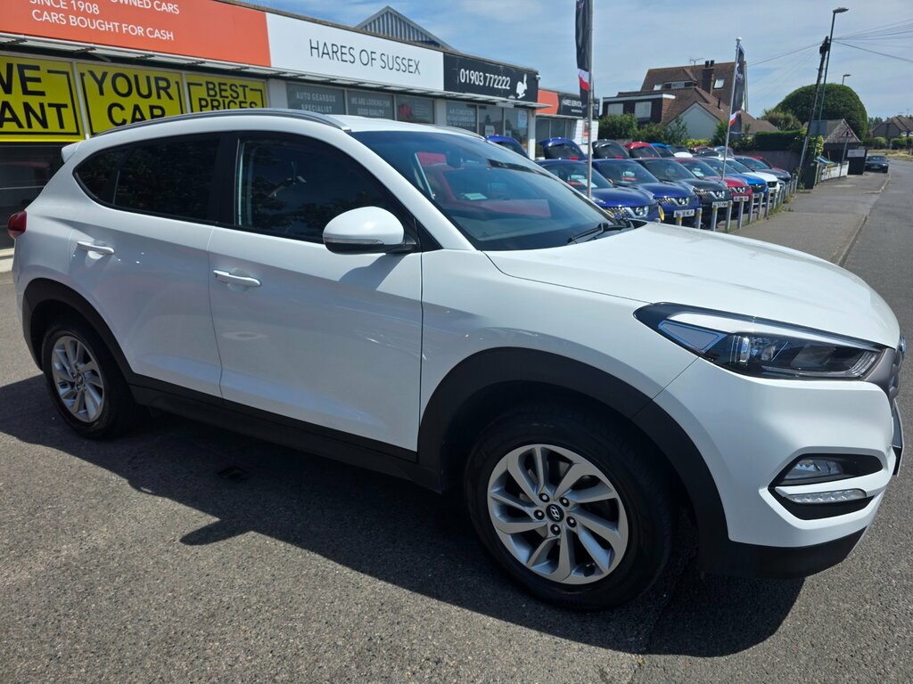 Hyundai Tucson 1.6 Gdi Blue Drive Se Nav Suv Eu White