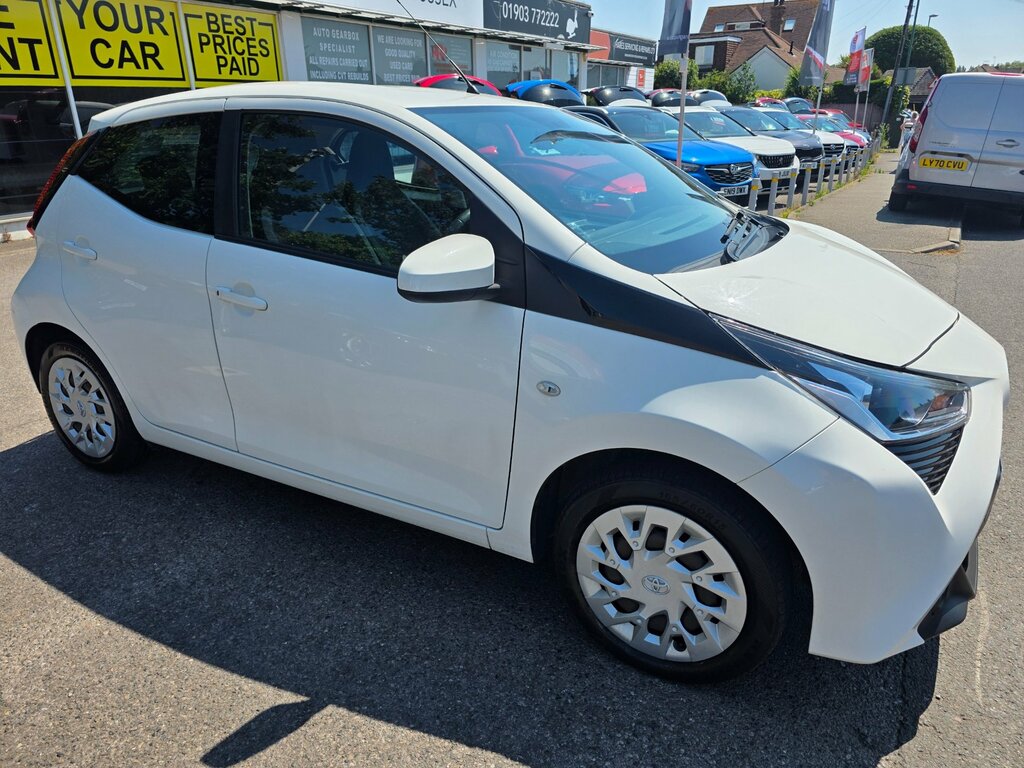 Toyota Aygo 1.0 Vvt-i X-play Hatchback Euro White