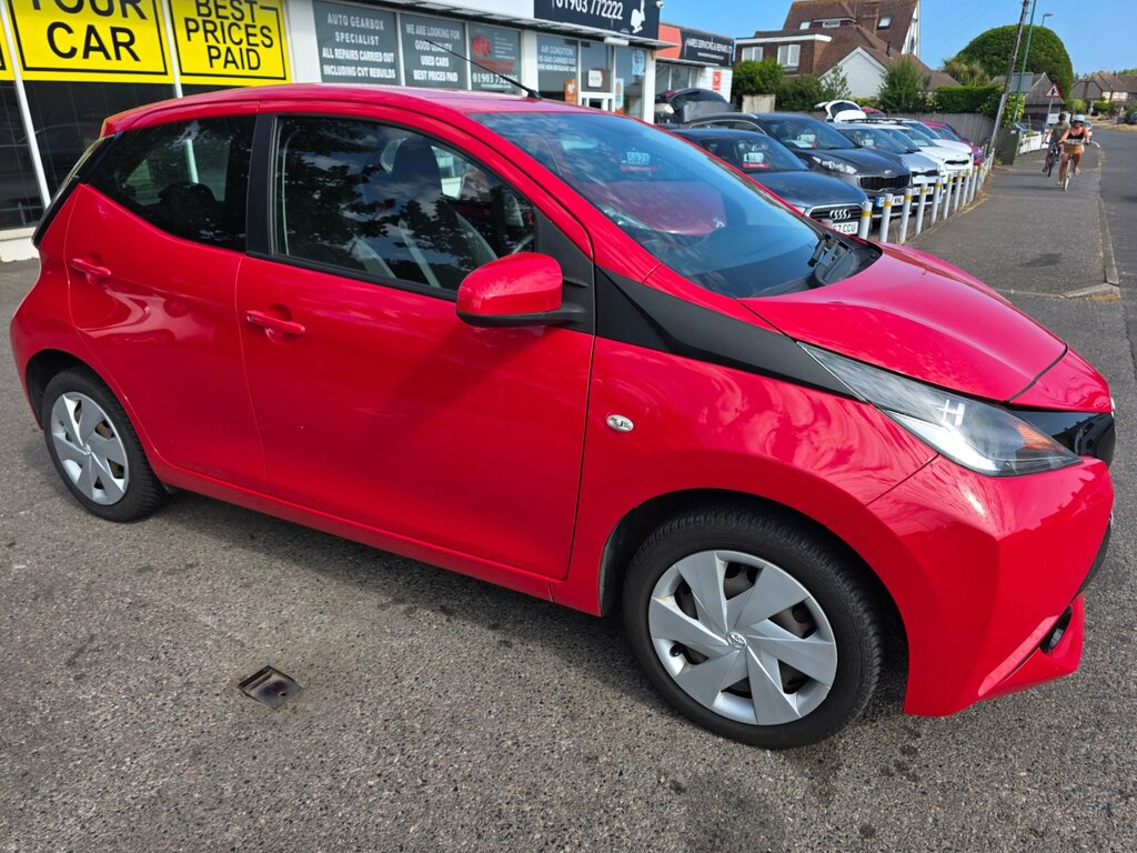 Toyota Aygo 1.0 Vvt-i X-play Hatchback Euro Red