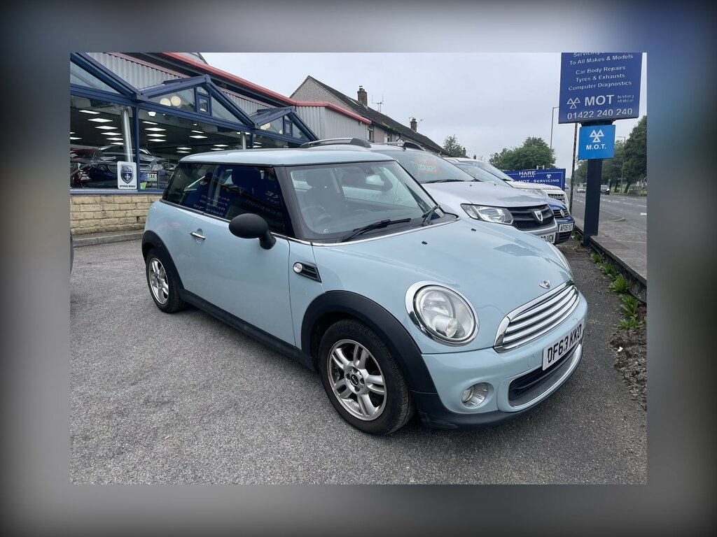 Mini Hatch 1.6 Cooper D Hatchback  #1