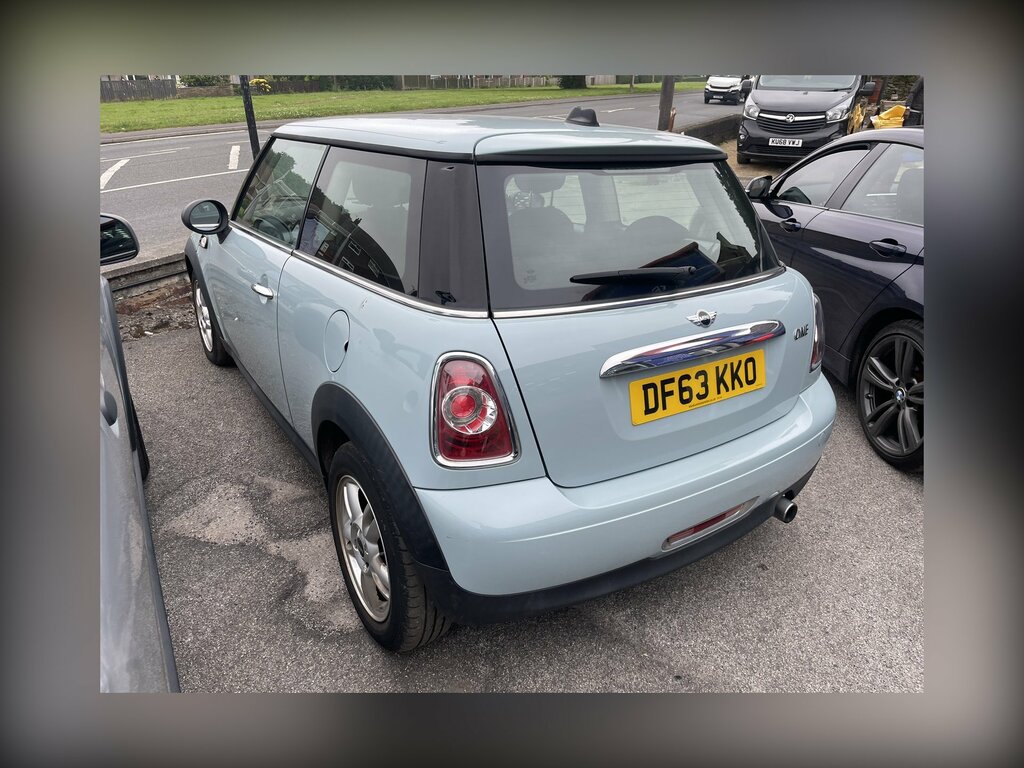 Mini Hatch 1.6 Cooper D Hatchback  #3