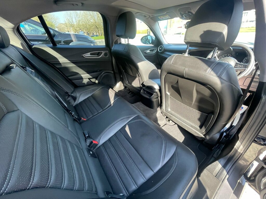 Alfa Romeo Giulia 2.0 Tb 280 Veloce Red #29
