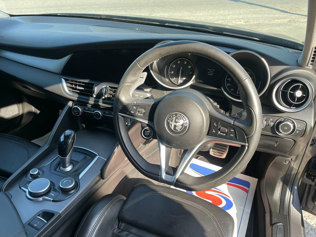 Alfa Romeo Giulia 2.0 Tb 280 Veloce Red #21