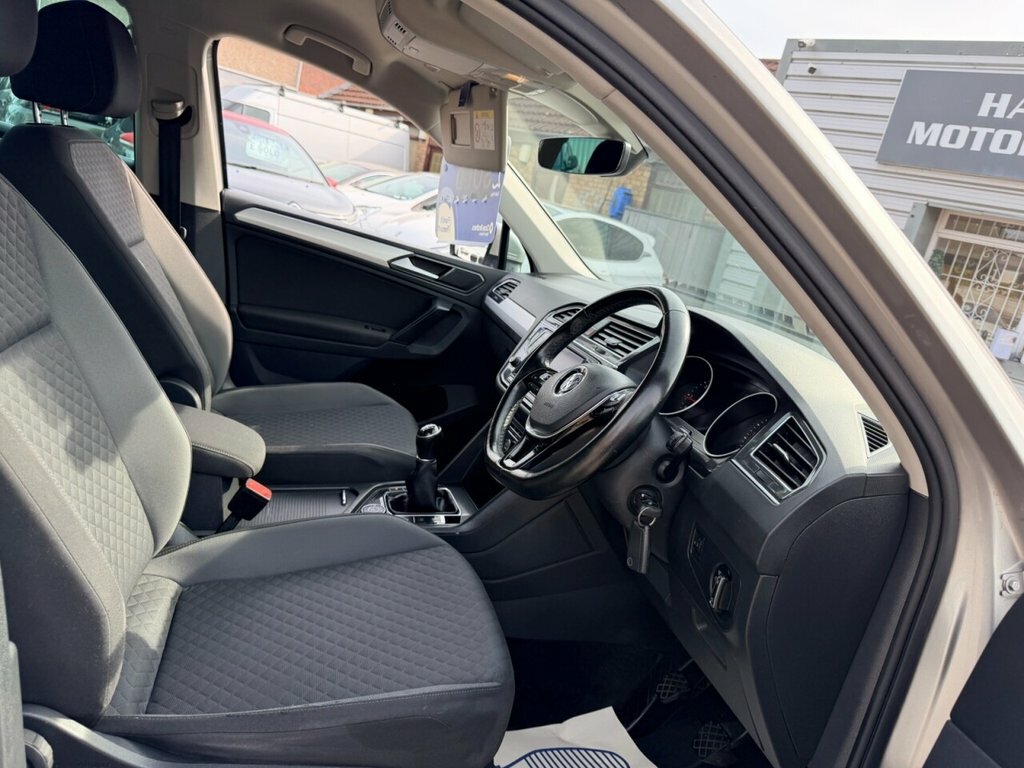 Volkswagen Tiguan 2L Se Navigation YA66FWE Silver #4