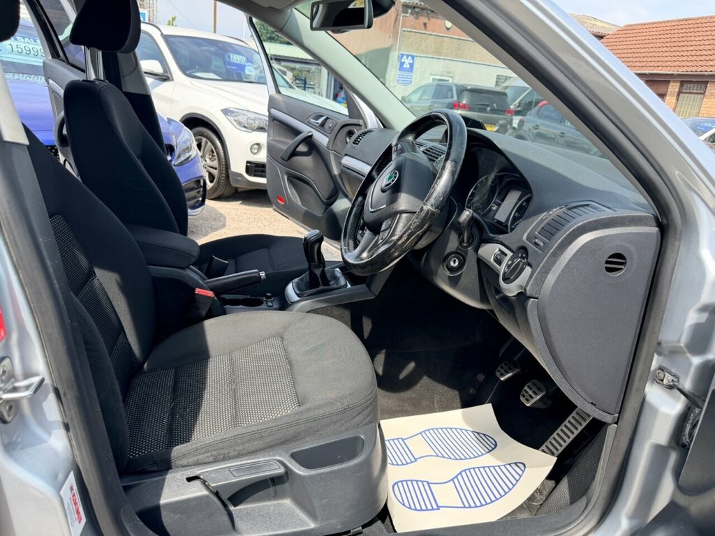 Skoda Octavia 2.0 Tdi Cr Se Silver #4