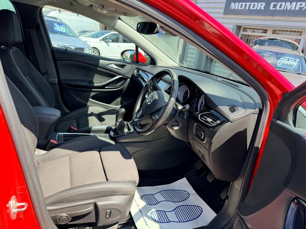 Vauxhall Astra 1.4L Griffin Red #4