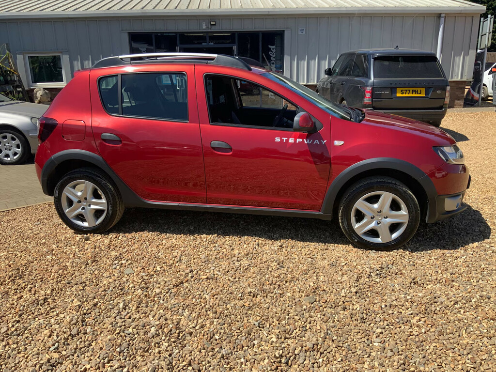 Dacia Sandero Stepway 1.5 Dci Ambiance Hatchback Red