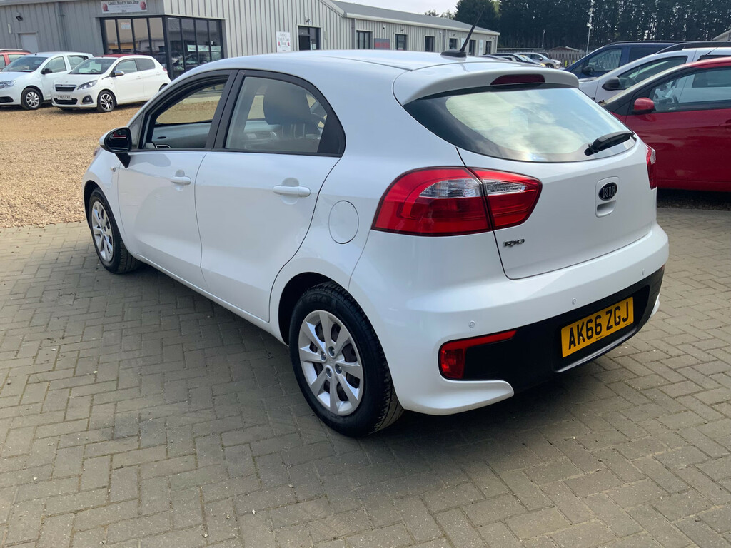 Kia RIO 1.25 1 Air Hatchback White #4