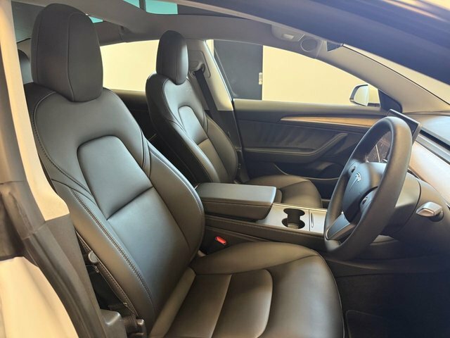 Tesla Model 3 Dual Motor Long Range Saloon 4 AJ22BXR White #4