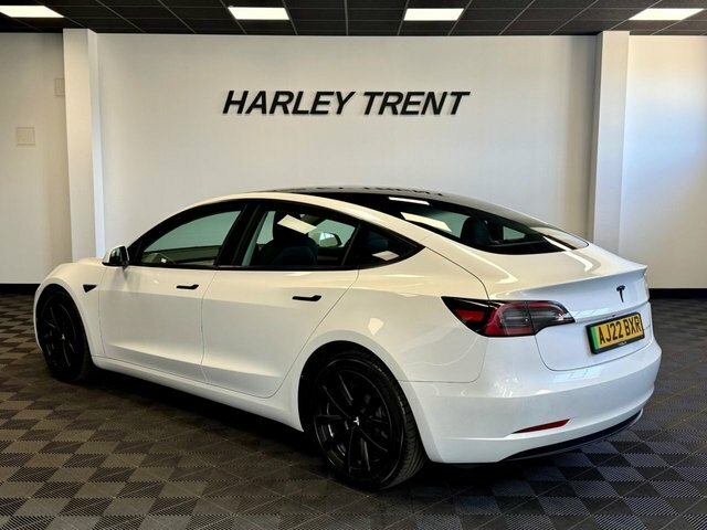 Tesla Model 3 Dual Motor Long Range Saloon 4 AJ22BXR White #3