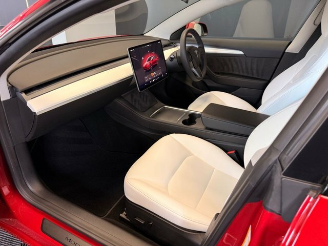 Tesla Model 3 Long Range Saloon Rwd 282 Ps White #31