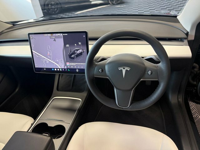 Tesla Model 3 Dual Motor Long Range Saloon 4 Black #6