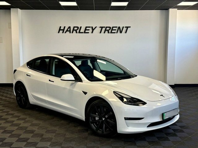 Tesla Model 3 Dual Motor Long Range Saloon 4 White