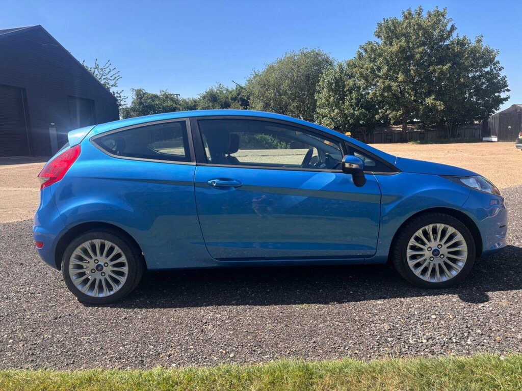 Ford Fiesta 1.25 Edge Hatchback 127 Gkm, 5 Blue #6