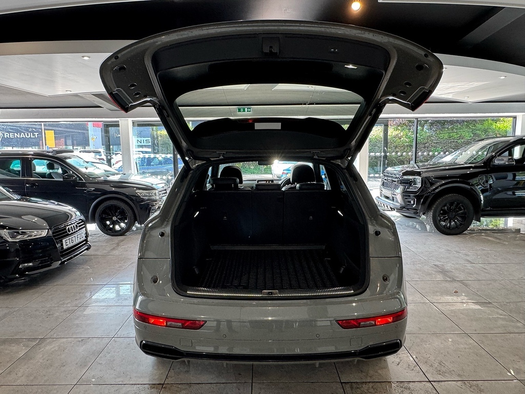 Audi Q5 2.0 Tdi 40 Black Edition Suv S Tronic Q Grey #6