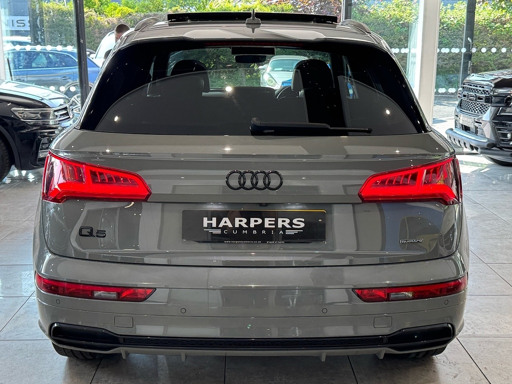 Audi Q5 2.0 Tdi 40 Black Edition Suv S Tronic Q Grey #5