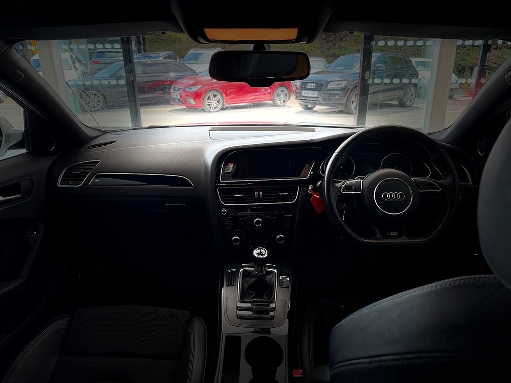 Audi A4 2013 2.0 Tdi Black Edition Saloon Manua Red #29