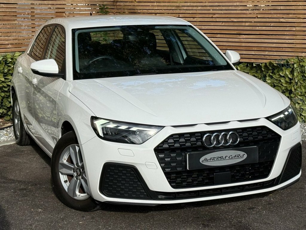 Audi A1 1L Se White #3