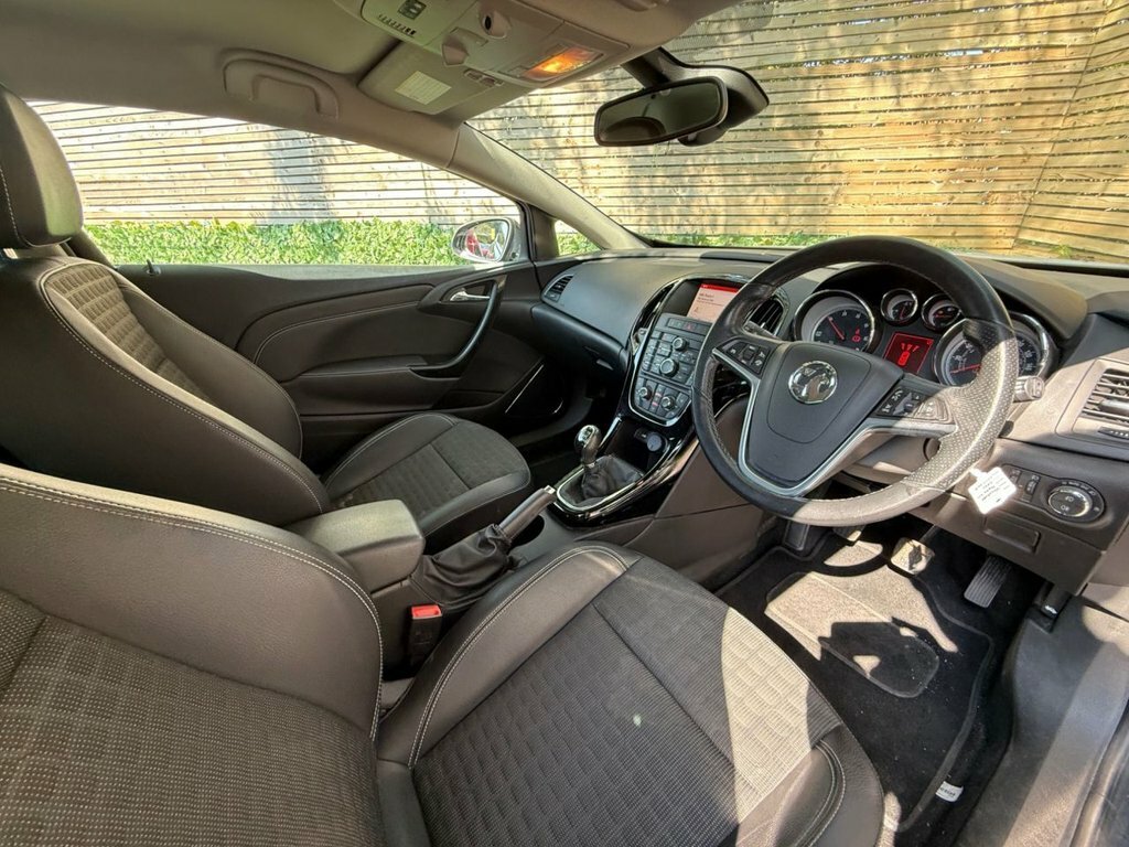 Vauxhall Astra GTC Gtc Limited Edition White #19