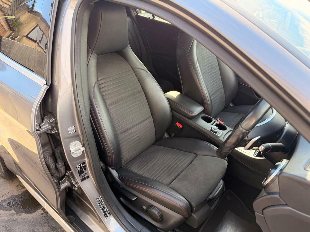 Mercedes-Benz GLA Class 200D Sport Suv 7G-dct Euro 6 Ss 136 Blue #16