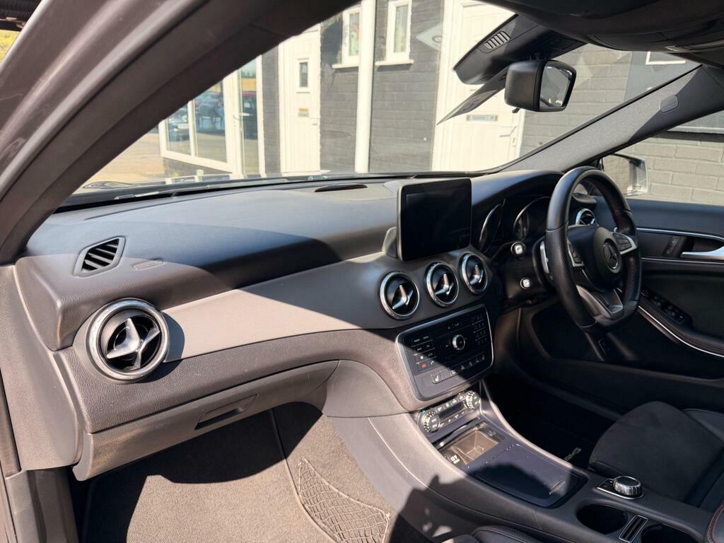 Mercedes-Benz GLA Class 200D Sport Suv 7G-dct Euro 6 Ss 136 Blue #27