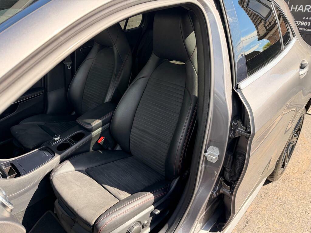 Mercedes-Benz GLA Class 200D Sport Suv 7G-dct Euro 6 Ss 136 Blue #30