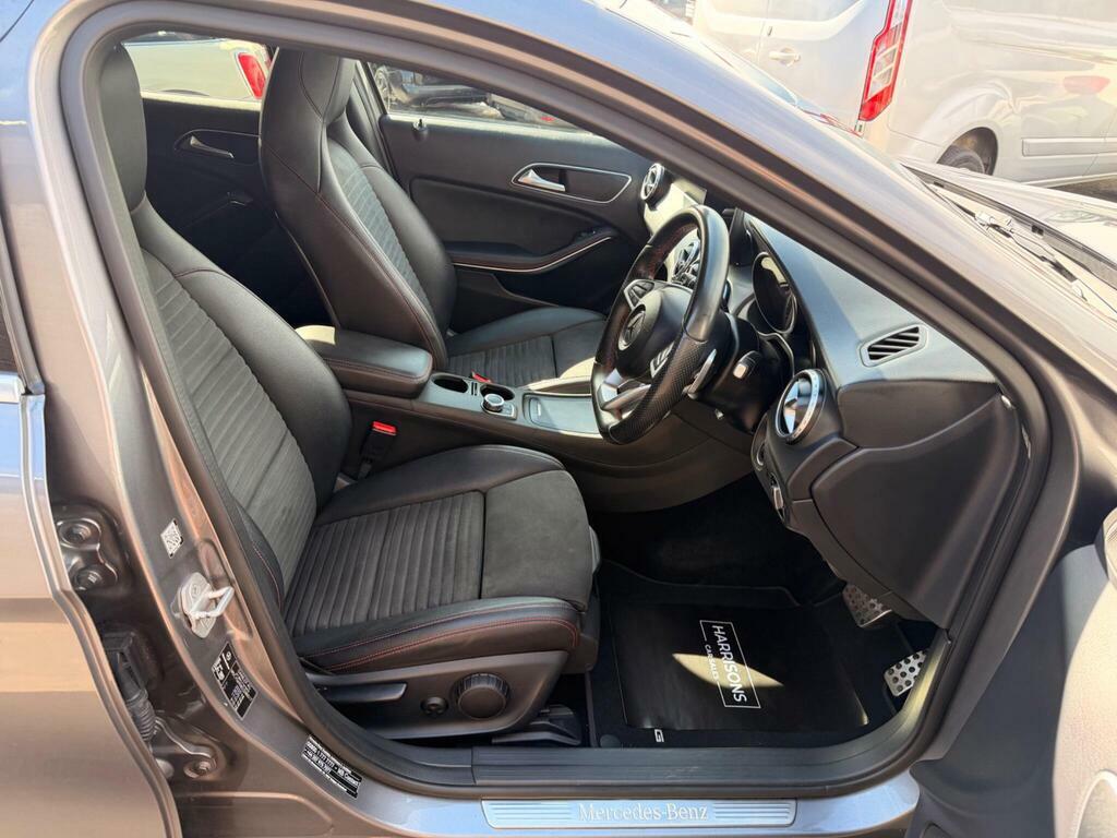 Mercedes-Benz GLA Class 200D Sport Suv 7G-dct Euro 6 Ss 136 Blue #15