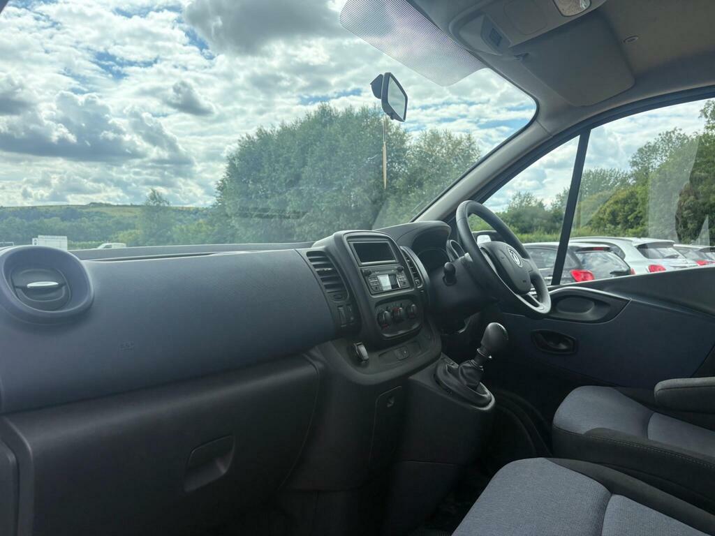 Vauxhall Vivaro Vauxhall Vivaro 3100 2.0D 120Ps Sportive H1 Dcab #23