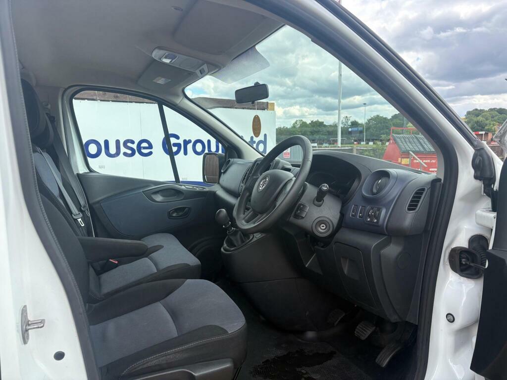 Vauxhall Vivaro Vauxhall Vivaro 3100 2.0D 120Ps Sportive H1 Dcab #18