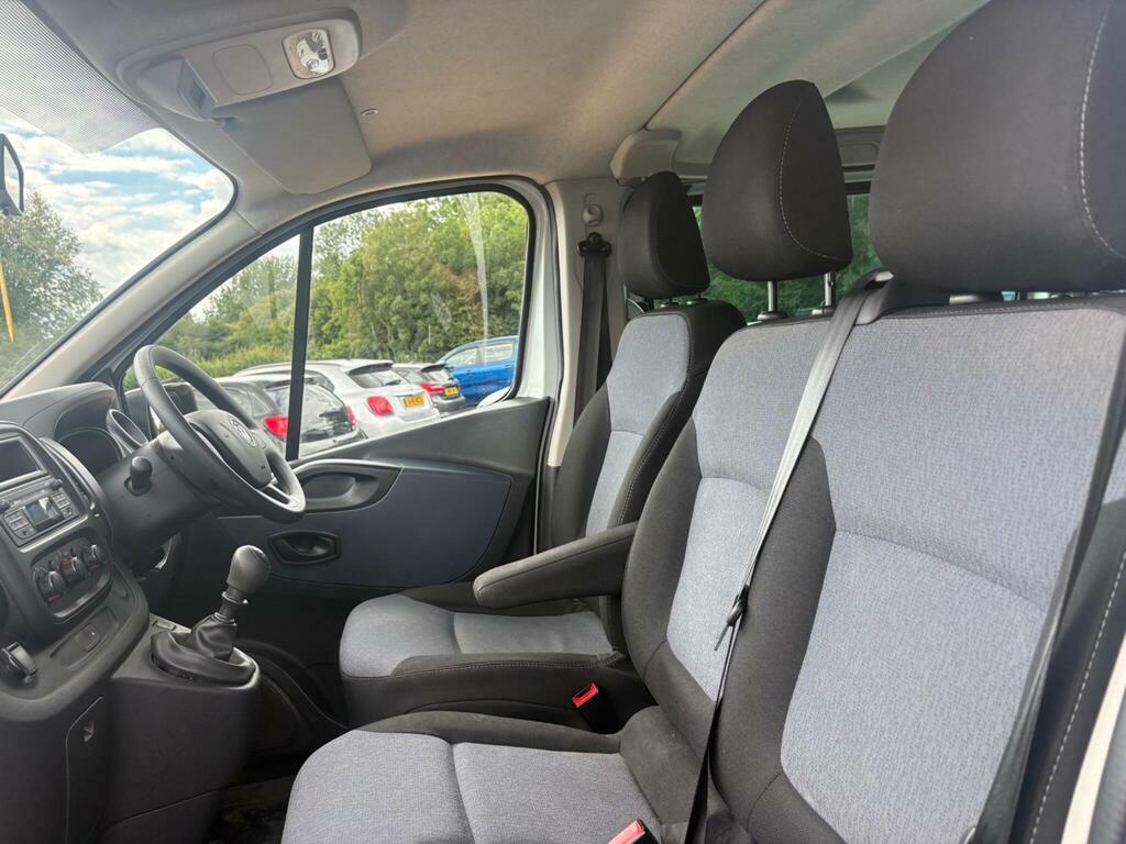 Vauxhall Vivaro Vauxhall Vivaro 3100 2.0D 120Ps Sportive H1 Dcab #25