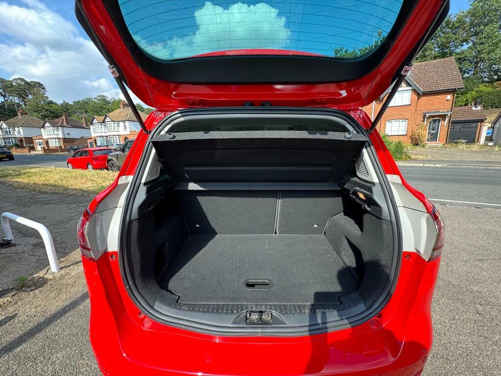 Ford B-Max 1.6 Zetec Navigator Mpv Powershift Euro Blue #28