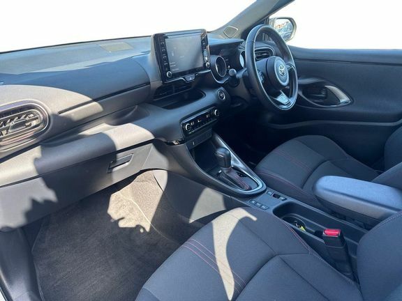 Toyota Yaris Gr Sport PG23LKX White #5