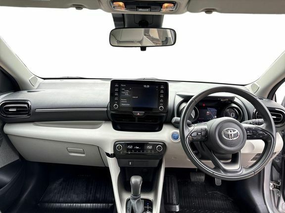 Toyota Yaris Excel 1.5 Hybrid PJ22URB Silver #6