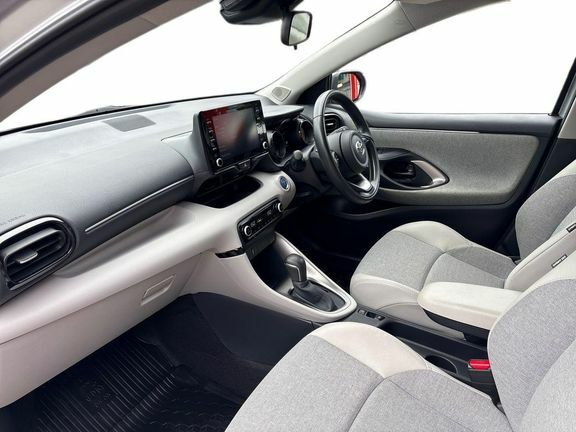 Toyota Yaris Excel 1.5 Hybrid PJ22URB Silver #5