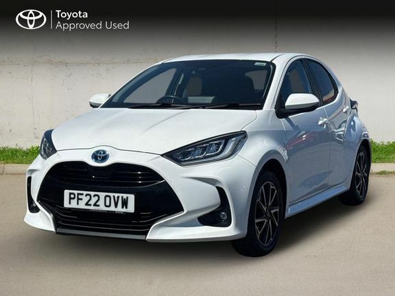 Toyota Yaris Design PF22OVW White #3