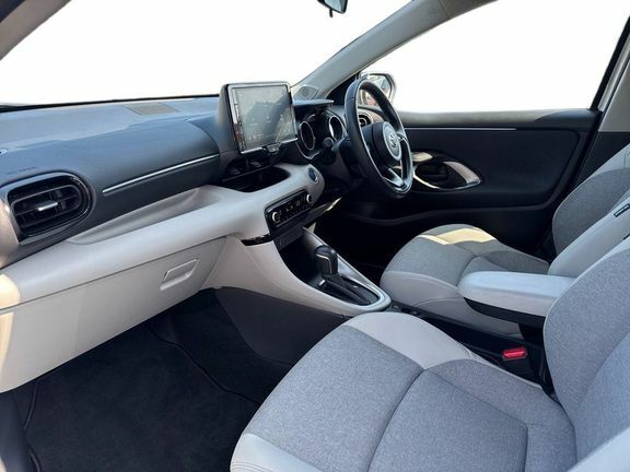 Toyota Yaris Excel VU73WKR Silver #5