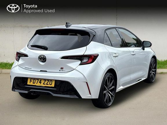 Toyota Corolla Gr Sport 1.8 Hb Bi-tone FD74ZZO White #2